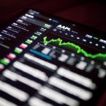 Торговый робот для Telegram: как он работает и какие преимущества trading-252.jpg